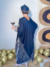 Load image into Gallery viewer, back of kaftan