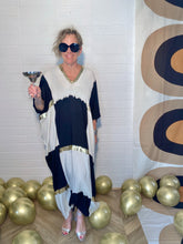 Load image into Gallery viewer, maxi dress with sleeves
