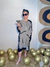 Load image into Gallery viewer, black white kaftan