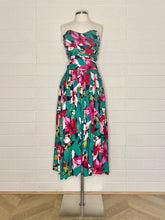 Load image into Gallery viewer, Vintage Strapless Ruched Bust Floral Dress - Size 8/10