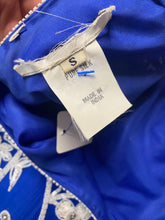 Load image into Gallery viewer, Vintage Beaded Blue and White Short Sleeve Cocktail Dress - Size 4