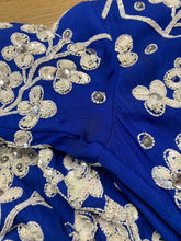 Load image into Gallery viewer, Vintage Beaded Blue and White Short Sleeve Cocktail Dress - Size 4