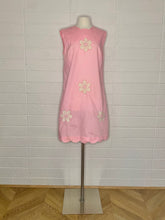 Load image into Gallery viewer, vintage daisy sheath dress