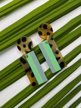 Load image into Gallery viewer, striped horn earrings