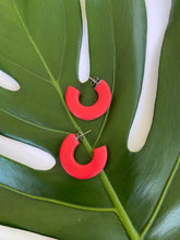Load image into Gallery viewer, hoop earrings