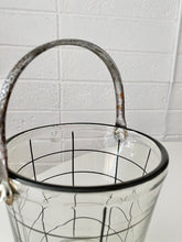 Load image into Gallery viewer, Retro Grid Pattern Ice Bucket