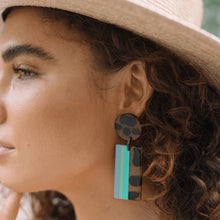 Load image into Gallery viewer, blue fashion earrings