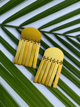 Load image into Gallery viewer, gold dangle earrings