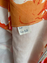 Load image into Gallery viewer, Vintage Bright Pink and Orange Floral Pleated Hem Sheath Dress - Size 6