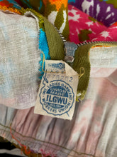 Load image into Gallery viewer, Vintage Floral Pillar Dress - Size 0