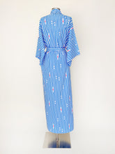 Load image into Gallery viewer, vintage robe