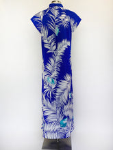 Load image into Gallery viewer, Women's blue maxi dress with collar