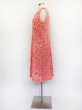 Load image into Gallery viewer, Sleevess pink and red shift dress
