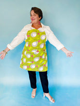 Load image into Gallery viewer, Reversible Apron Retro Lime Droplet and Pink Red Geo Prints