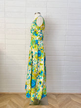 Load image into Gallery viewer, Vintage Fit and Flare Floral Maxi Dress - Size 4
