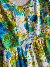 Load image into Gallery viewer, Vintage Fit and Flare Floral Maxi Dress - Size 4
