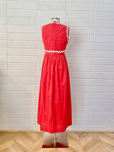 Load image into Gallery viewer, Vintage Red Woven Maxi Dress with Lace Trim - Size 4
