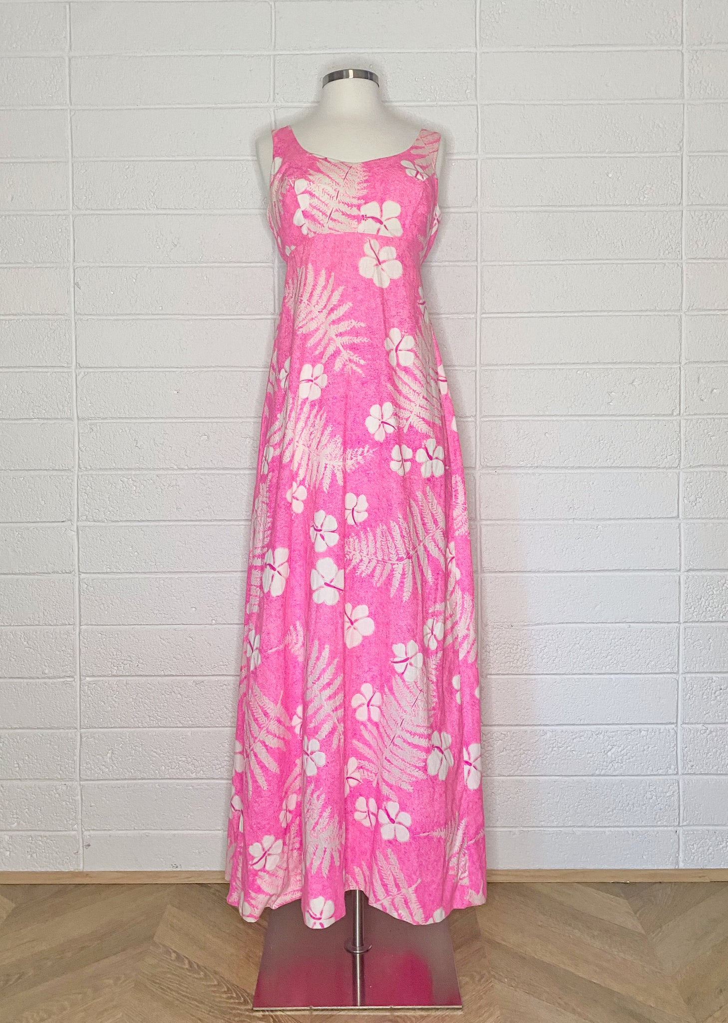 Vintage Bright Pink Hawaiian Print Maxi Dress with Button Shoulders | Vintage Dresses | Drinking Dresses Vintage Bright Pink Hawaiian Print Maxi Dress with Button Shoulders | Vintage Dresses | Drinking Dresses