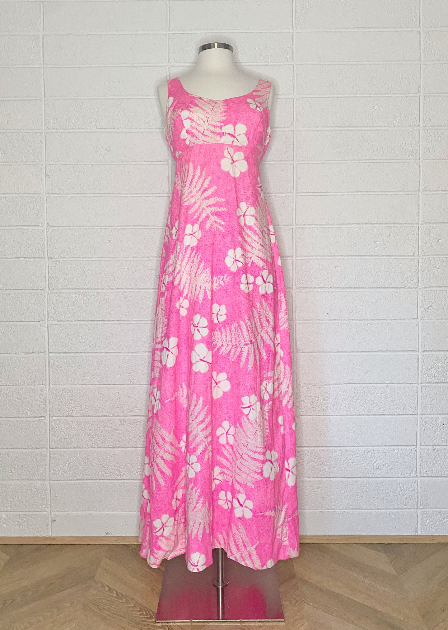Vintage Bright Pink Hawaiian Print Maxi Dress with Button Shoulders | Vintage Dresses | Drinking Dresses Vintage Bright Pink Hawaiian Print Maxi Dress with Button Shoulders | Vintage Dresses | Drinking Dresses
