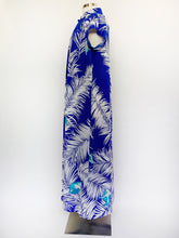 Load image into Gallery viewer, Tropical maxi dress with color in blue with white print
