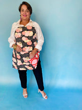 Load image into Gallery viewer, Reversible Apron Wavy Floral and Pink Red Geo Prints
